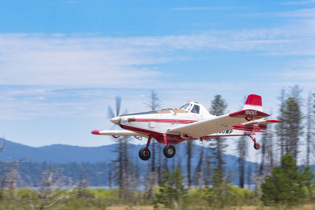 Air Tractor AT-802F Fire Boss on final approach over Lake Almanor, Rogers Field, Chester, CA, working the Biscar Fire.